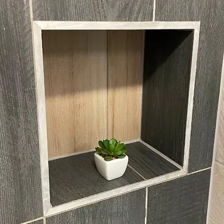 Apartma Zala, Golte